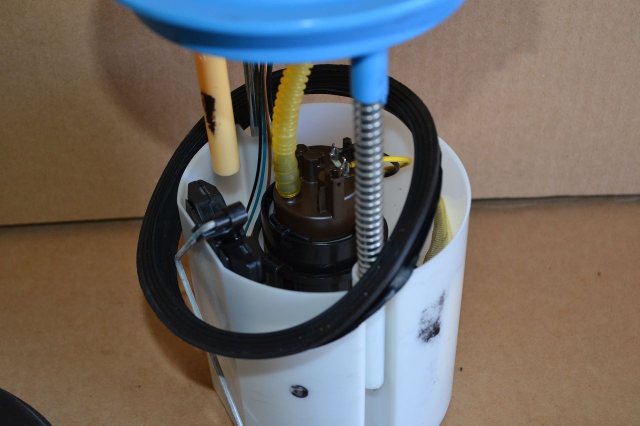 Genuine VW Golf Plus Fuel Pump 1K0919051CL a39136 | eBay