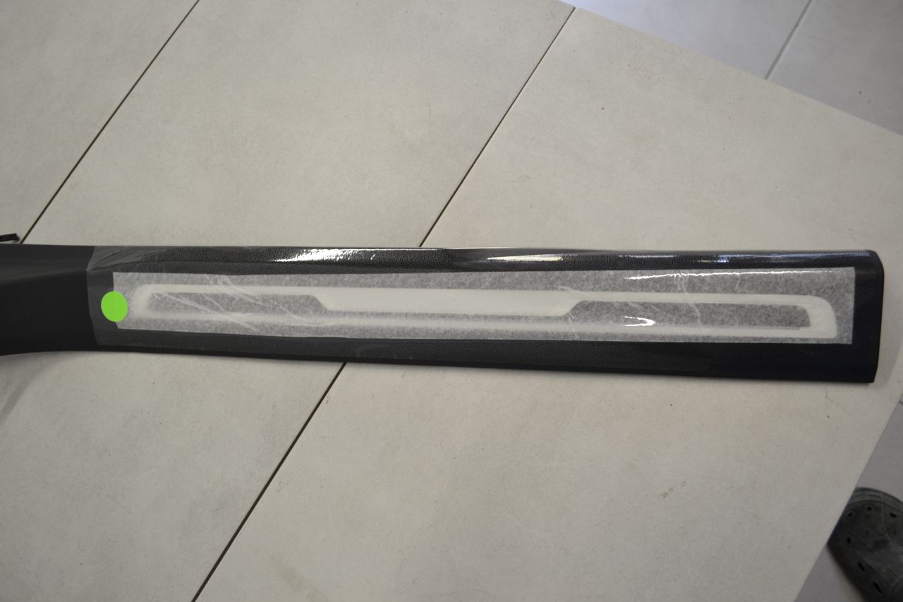 Original VW Tiguan 5NA Einstiegsleiste vorn rechts beleuchtet